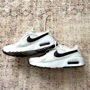 Size 6.5 Nike Air Max SC